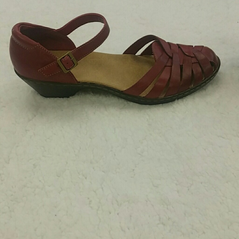 Size 8 new Clarke’s women’s red Mary Jane